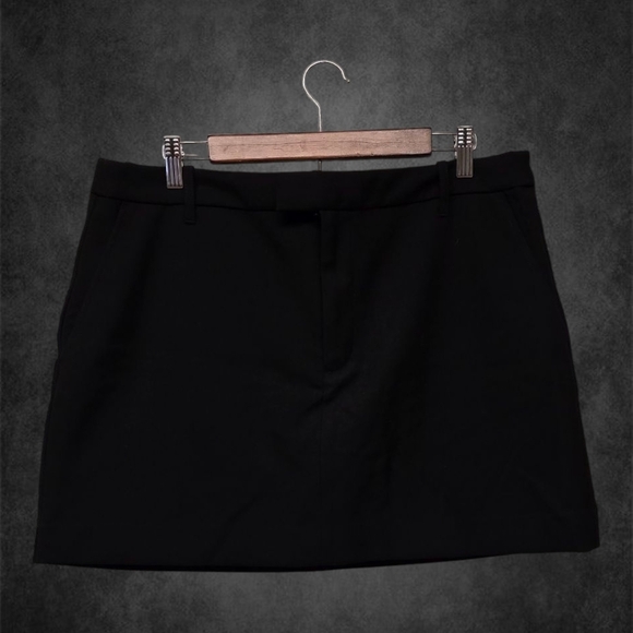 Gap Classic Black Mini Skirt - Picture 1 of 6